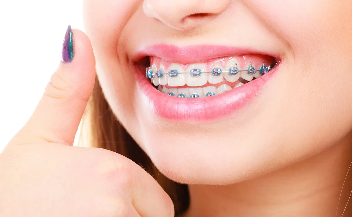 universal dental clinic kurali